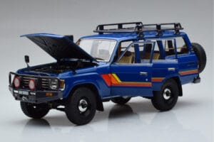 Toyota Land Cruiser 60 Kék Opcionális Alkatrészekkel Kyosho 1:18 08956XBL Fém – 2. kép a 11-ből