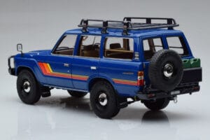 Toyota Land Cruiser 60 Kék Opcionális Alkatrészekkel Kyosho 1:18 08956XBL Fém – 6. kép a 11-ből