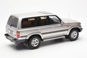 Toyota Land Cruiser HDJ80 Bézs Metál Otto 1:18 OT438 Gyanta – 2. kép a 6-ből