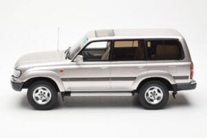 Toyota Land Cruiser HDJ80 Bézs Metál Otto 1:18 OT438 Gyanta – 3. kép a 6-ből