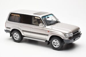 Toyota Land Cruiser HDJ80 Bézs Metál Otto 1:18 OT438 Gyanta – 4. kép a 6-ből