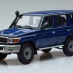 Toyota Land Cruiser J76 Kék Almost Real 1:18