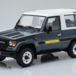 Toyota Land Cruiser LJ73 Szürke Otto 1:18