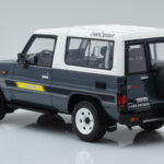 Toyota Land Cruiser LJ73 Szürke Otto 1:18 - image 5 of 6