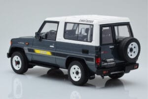 Toyota Land Cruiser LJ73 Szürke Otto 1:18 OT437 Gyanta – 5. kép a 6-ből