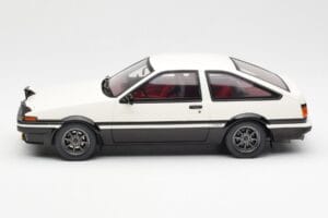 Toyota Sprinter Trueno AE86 Fehér Otto 1:18 OT444B Gyanta – 3. kép a 6-ből