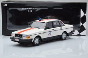 Volvo 240 GL Rendőrség Belgium Minichamps 1:18 155171492 Fém – 6. kép a 6-ből