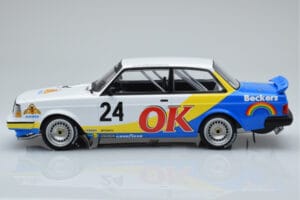 Volvo 240 Turbo Beckers #24 P.G. Andersson Nurburgring 1985 IXO 1:18 18RMC105A Fém – 3. kép a 6-ből
