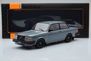 Volvo 240 Turbo Szürke IXO 1:18 18CMC089 Fém – 6. kép a 6-ből