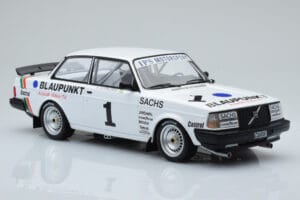 Volvo 240 Turbo IPS Racing Blaupunkt #1 P. Stureson DTM Zolder 1986 IXO 1:18 18RMC106 Fém – 4. kép a 6-ből