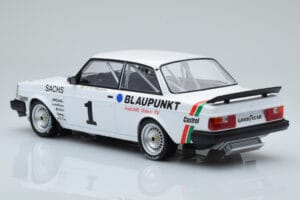 Volvo 240 Turbo IPS Racing Blaupunkt #1 P. Stureson DTM Zolder 1986 IXO 1:18 18RMC106 Fém – 5. kép a 6-ből