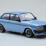 Volvo 240 Turbo Világoskék IXO 1:18 - image 4 of 6