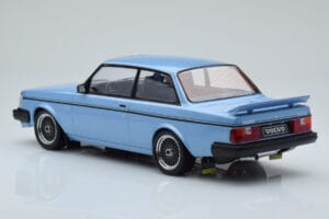 Volvo 240 Turbo Világoskék IXO 1:18 18MCC090 Fém – 5. kép a 6-ből
