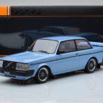 Volvo 240 Turbo Világoskék IXO 1:18 - image 6 of 6