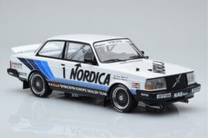 Volvo 240 Turbo Nordica #1 J. Cecotto / A. Olafsson ETCC Brno 1986 IXO 1:18 18RMC087 Fém – 4. kép a 6-ből