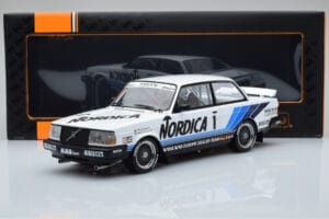 Volvo 240 Turbo Nordica #1 J. Cecotto / A. Olafsson ETCC Brno 1986 IXO 1:18 18RMC087 Fém – 6. kép a 6-ből