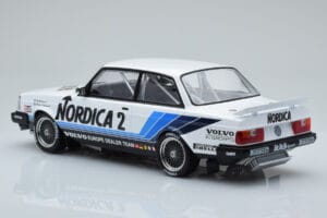 Volvo 240 Turbo Nordica #2 U. Granberg / T. Lindstrom ETCC Brno 1986 IXO 1:18 18RMC088 Fém – 5. kép a 6-ből