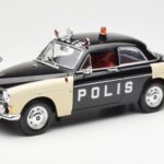 Volvo P121 Rendőrség Revell 1:18 8904