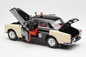 Volvo P121 Rendőrség Revell 1:18 8904 Fém – 5. kép a 8-ből
