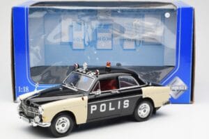 Volvo P121 Rendőrség Revell 1:18 8904 Fém – 8. kép a 8-ből