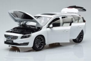 Volvo V60 D3 Crystal Fehér FAW 1:18 9430840 Fém – 2. kép a 7-ből