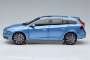 Volvo V60 D3 Power Kék FAW 1:18 9430839 Fém – 4. kép a 7-ből