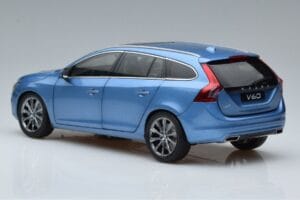 Volvo V60 D3 Power Kék FAW 1:18 9430839 Fém – 6. kép a 7-ből