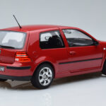 Volkswagen Golf Mk4 Piros Norev 1:18 - image 3 of 7