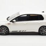 Volkswagen Golf GTI Mk8 Clubsport Fehér Otto 1:18 - image 3 of 6