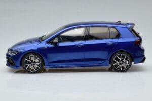 Volkswagen Golf Mk8 R Kék Otto 1:18 OT413 Gyanta – 3. kép a 6-ből