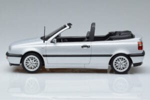Volkswagen Golf Mk3 Kabrió Ezüst Norev 1:18 188468 Fém – 3. kép a 6-ből