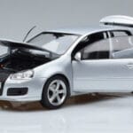 Volkswagen Golf GTI Mk5 Pirelli Edition Ezüst Norev 1:18 188425 Fém - image 2 of 7