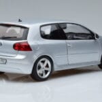 Volkswagen Golf GTI Mk5 Pirelli Edition Ezüst Norev 1:18 188425 Fém - image 3 of 7
