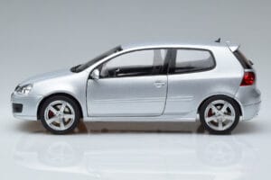 Volkswagen Golf GTI Mk5 Pirelli Edition Ezüst Norev 1:18 188425 Fém – 4. kép a 7-ből