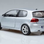 Volkswagen Golf GTI Mk5 Pirelli Edition Ezüst Norev 1:18 188425 Fém - image 6 of 7