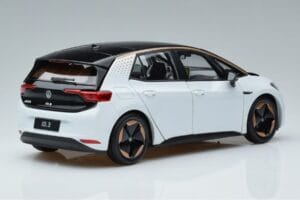Volkswagen ID.3 Fehér FAW 1:18 ZVN000001WEI Fém – 3. kép a 7-ből