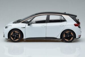 Volkswagen ID.3 Fehér FAW 1:18 ZVN000001WEI Fém – 4. kép a 7-ből