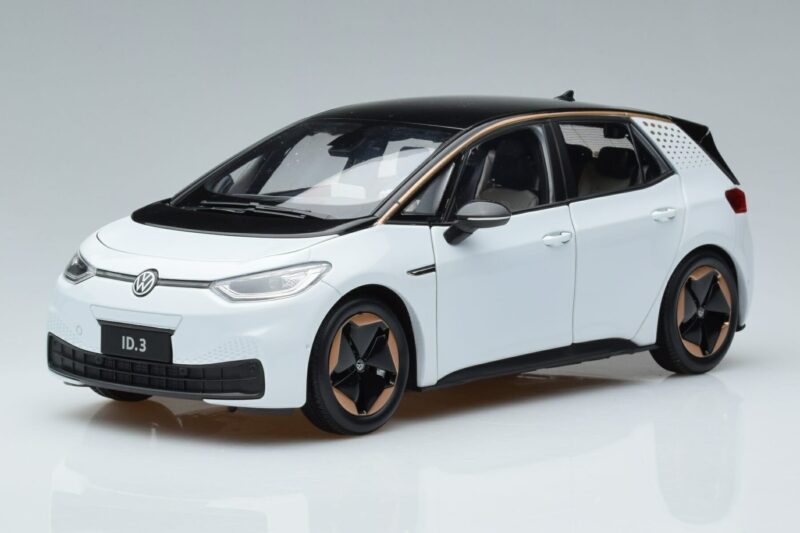 Volkswagen ID.3 Fehér FAW 1:18 ZVN000001WEI Fém
