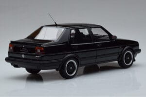 Volkswagen Jetta Mk2 Fekete Otto 1:18 OT1021 Gyanta – 2. kép a 6-ből