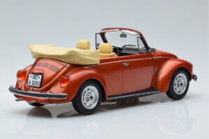 Volkswagen Beetle 1303 Kabrió Narancs Norev 1:18 188526 Fém – 2. kép a 6-ből