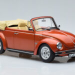 Volkswagen Beetle 1303 Kabrió Narancs Norev 1:18 - image 4 of 6
