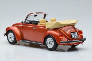 Volkswagen Beetle 1303 Kabrió Narancs Norev 1:18 188526 Fém – 5. kép a 6-ből