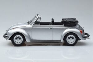 Volkswagen Bogár 1303 Kabrió Ezüst Norev 1:18 188530 Fém – 3. kép a 6-ből
