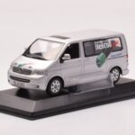 Volkswagen Multivan T5 Ezüst Heli Coil Edition Minichamps 1:43 - image 2 of 4
