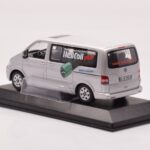 Volkswagen Multivan T5 Ezüst Heli Coil Edition Minichamps 1:43 - image 3 of 4