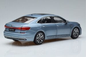 Volkswagen Passat B8 Kék FAW 1:18 ZVF000003A Fém – 3. kép a 7-ből