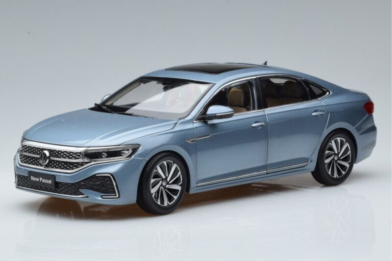 Volkswagen Passat B8 Kék FAW 1:18 ZVF000003A Fém
