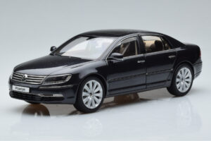 Volkswagen Phaeton V6 Mazeppa Szürke Kyosho 1:18