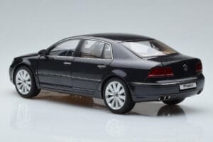 Volkswagen Phaeton V6 Mazeppa Szürke Kyosho 1:18 08831MBK Fém – 7. kép a 9-ből