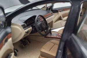 Volkswagen Phaeton V6 Mazeppa Szürke Kyosho 1:18 08831MBK Fém – 8. kép a 9-ből